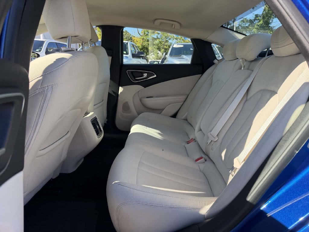 Used 2015 Chrysler 200 Limited w/ Convenience Group FWD image 19