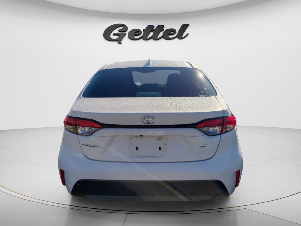 Used 2025 Toyota Corolla LE FWD image 4