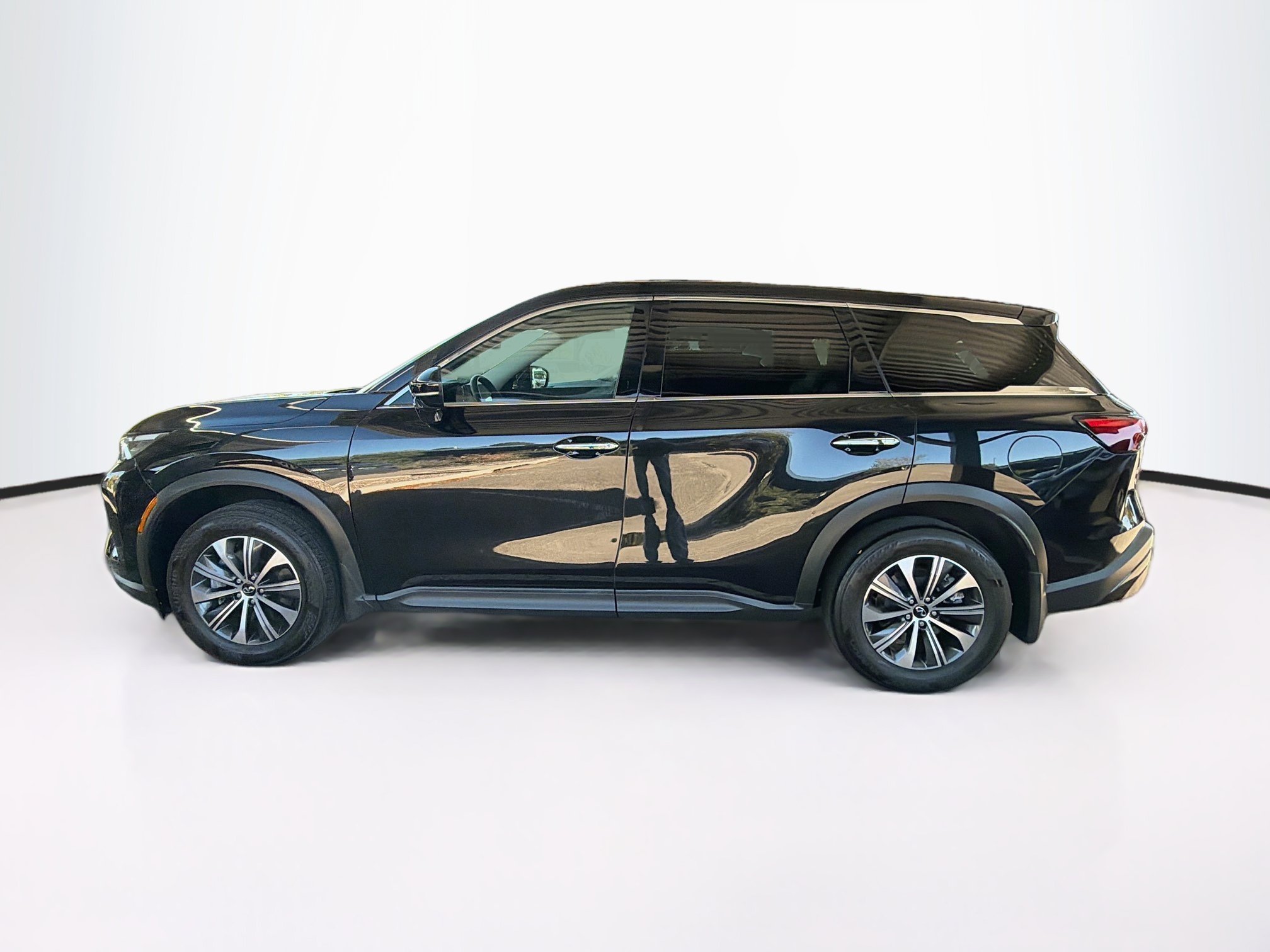 Used 2023 INFINITI QX60 Pure AWD/4WD image 4
