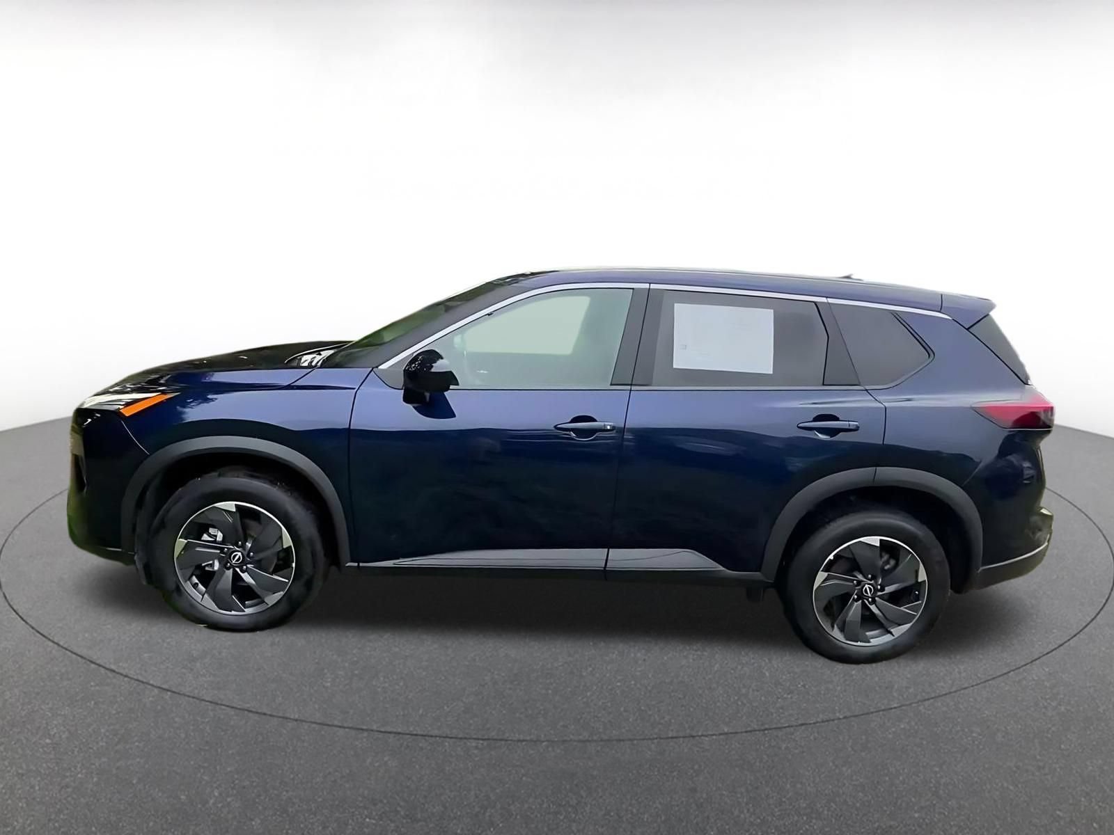 Used 2025 Nissan Rogue SV FWD image 8