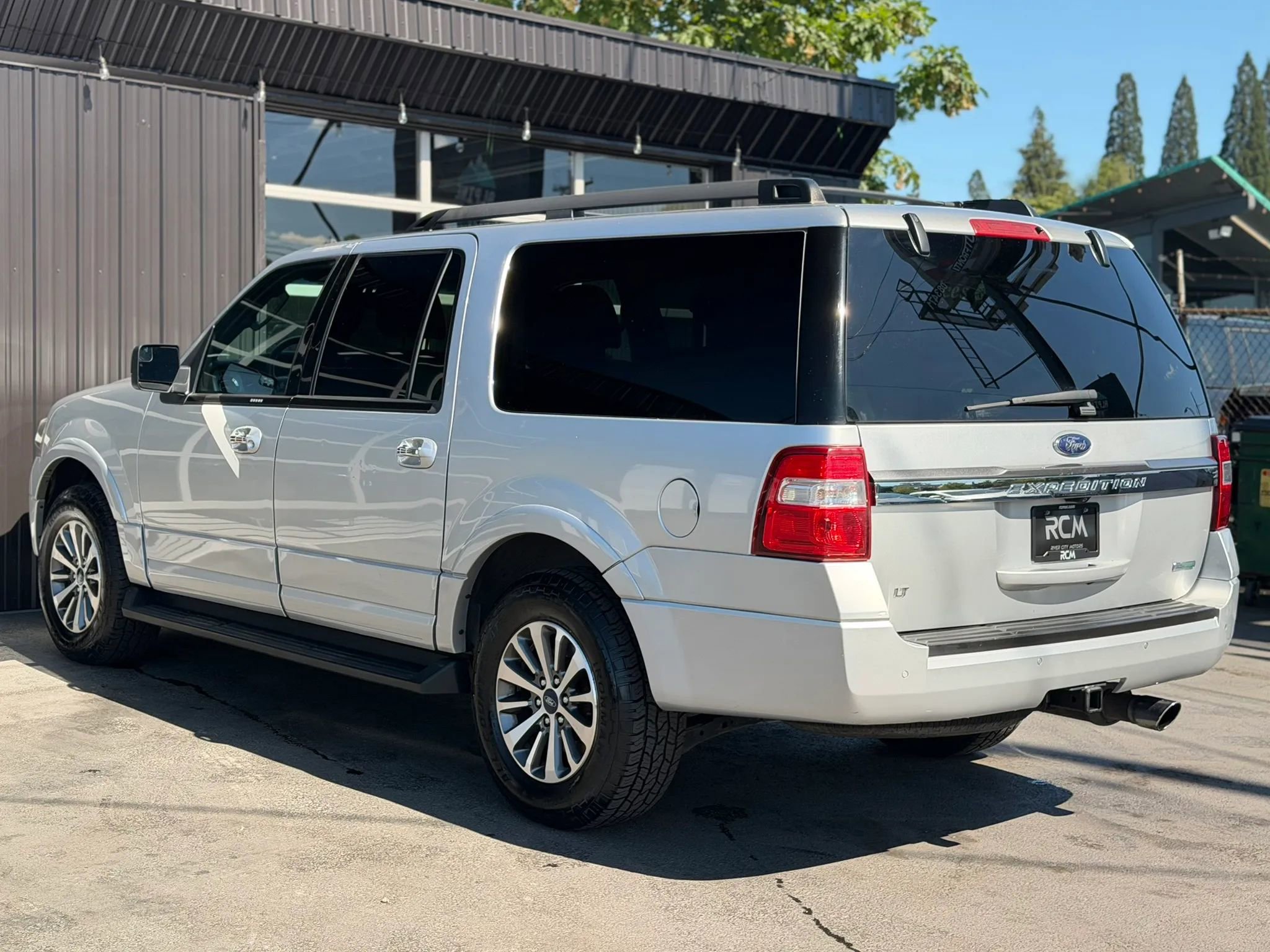 Used 2017 Ford Expedition EL XLT AWD/4WD image 8