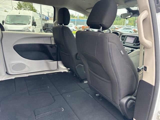 Used 2023 Chrysler Voyager LX FWD image 12