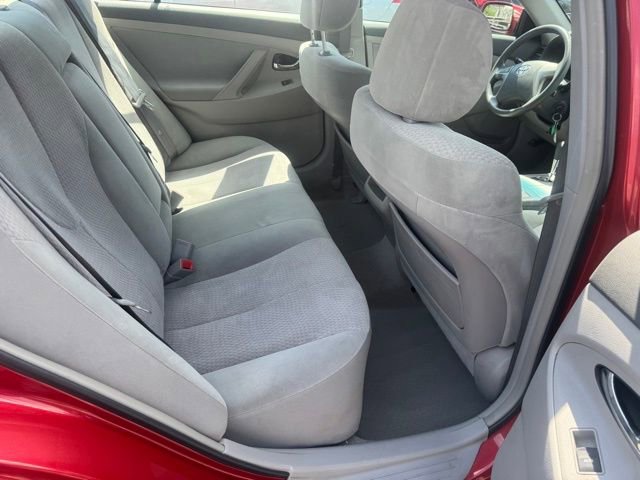 Used 2010 Toyota Camry LE FWD image 14