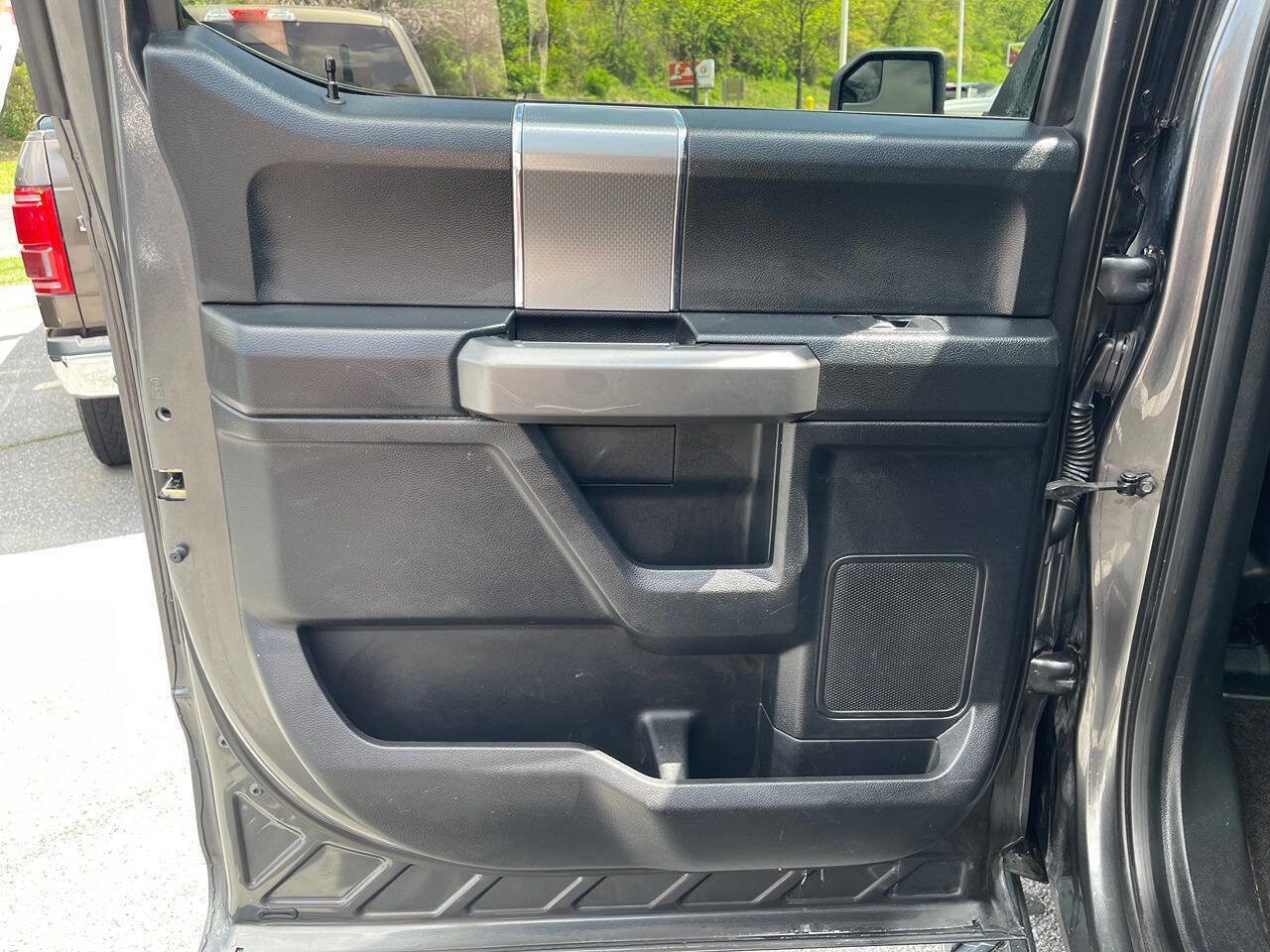 Used 2016 Ford F150 XLT w/ Equipment Group 302A Luxury image 27