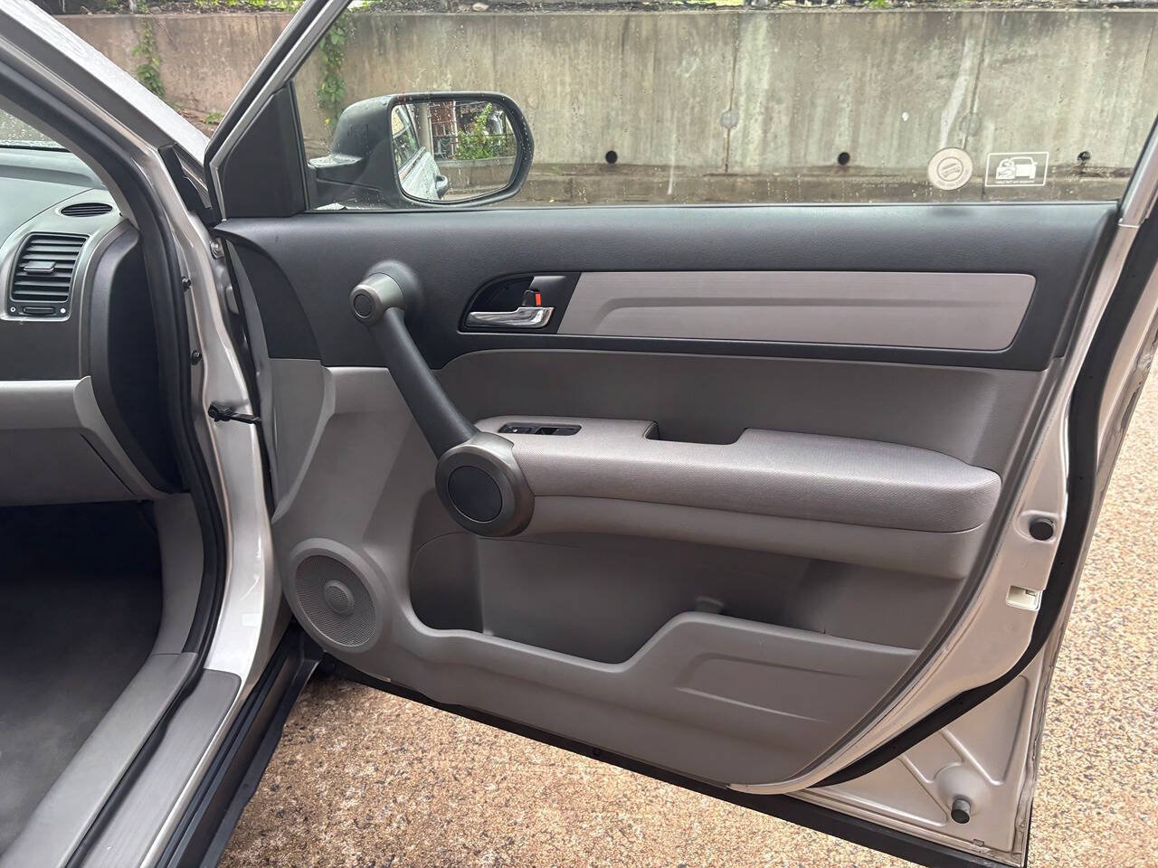 Used 2011 Honda CR-V SE image 24