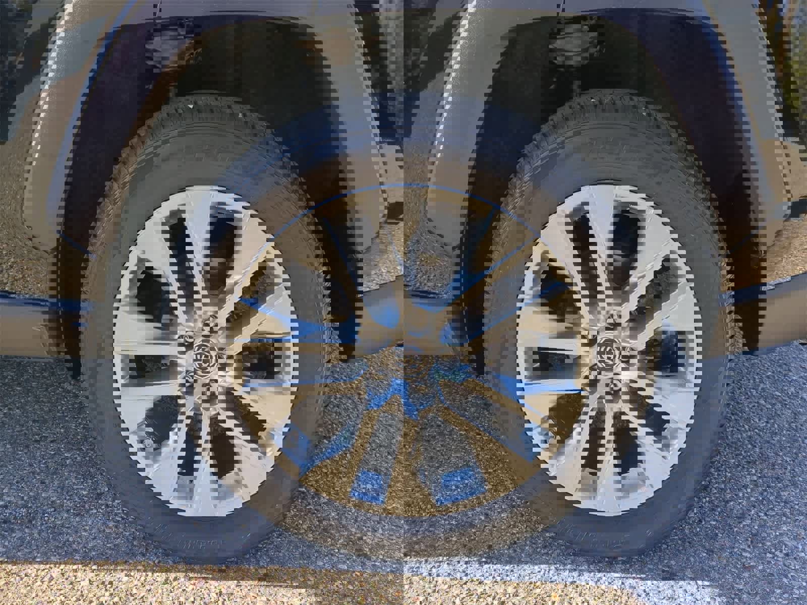 Used 2019 Toyota RAV4 XLE Premium image 14