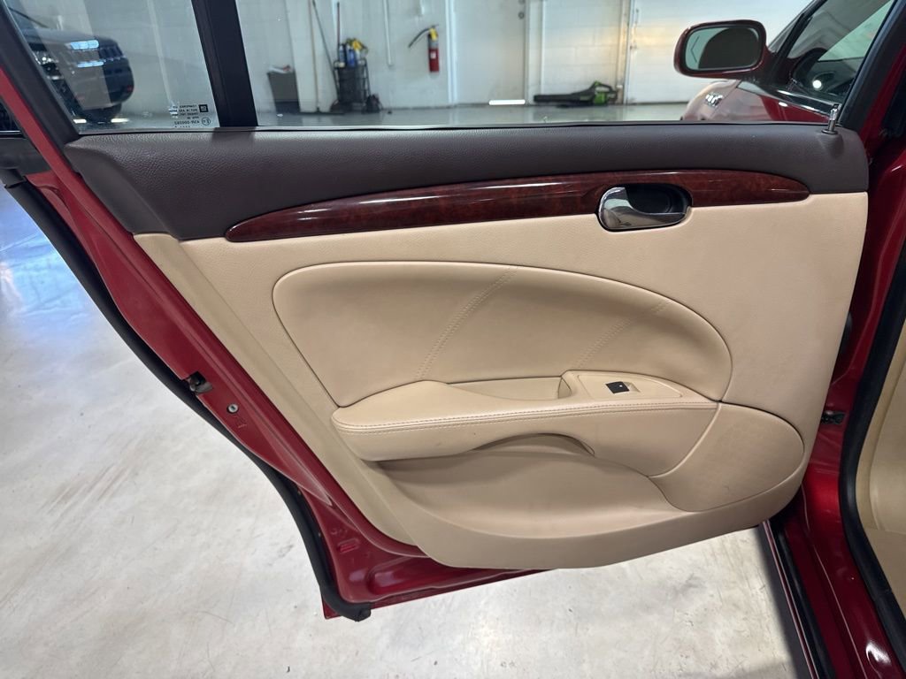 Used 2009 Buick Lucerne CXL FWD image 30