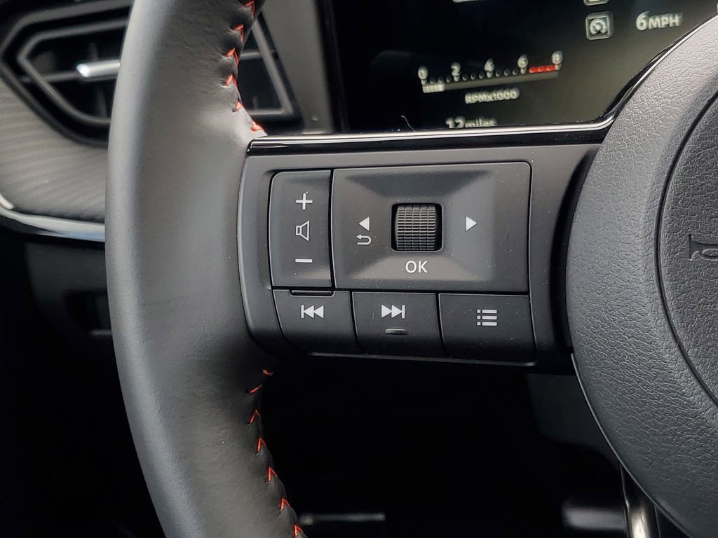 New 2026 Nissan Kicks SR w/ Cold Weather Package AWD/4WD image 17