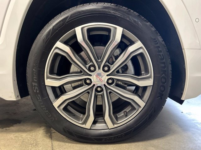 Used 2020 GMC Terrain Denali w/ Denali Premium Package AWD/4WD image 11