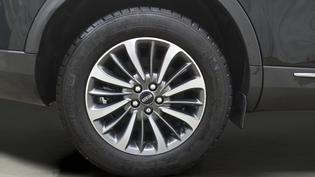 Used 2023 Lincoln Nautilus AWD image 34