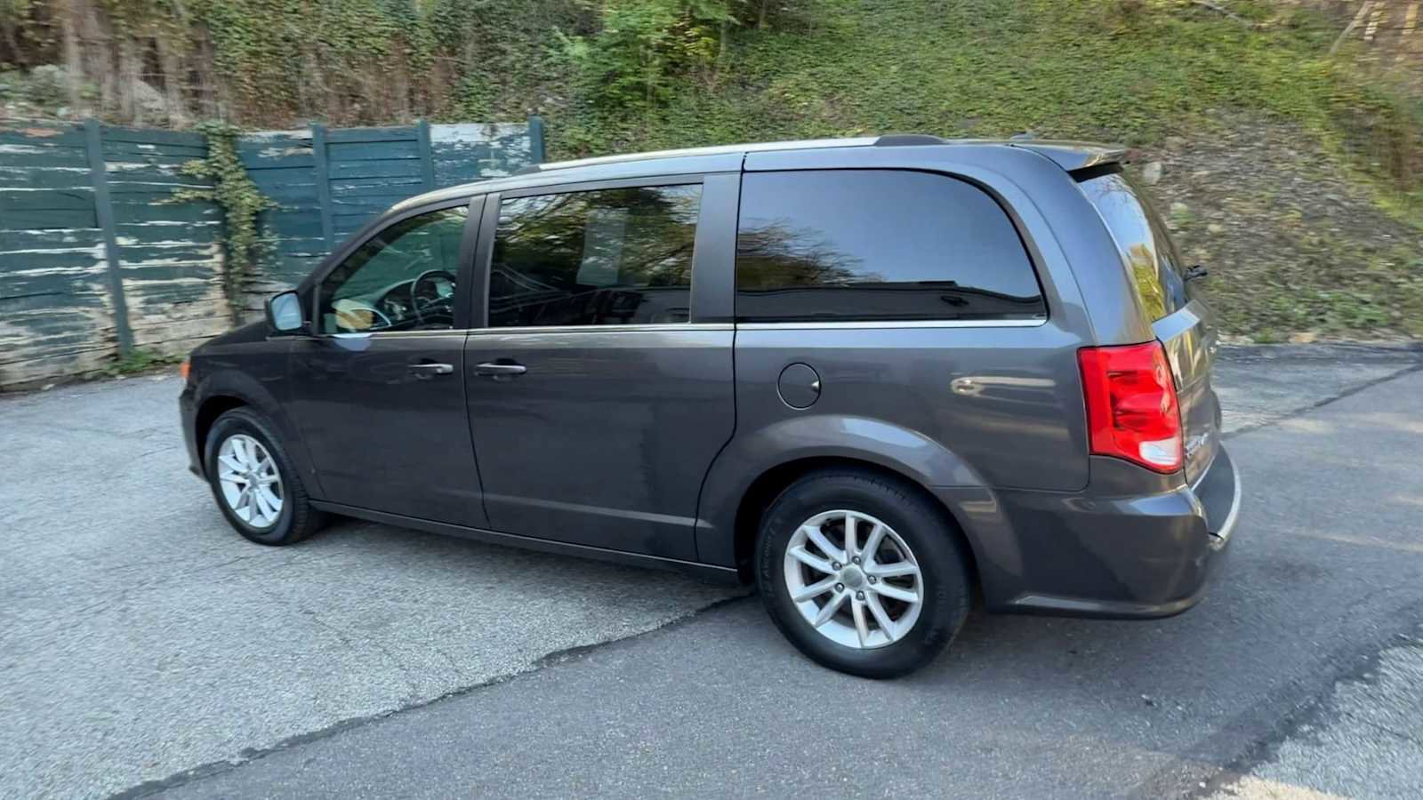 Used 2018 Dodge Grand Caravan SXT FWD image 6