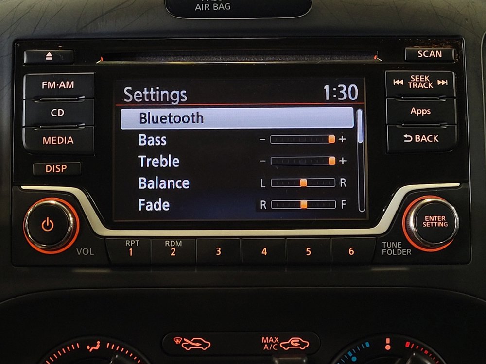 Used 2015 Nissan Juke S FWD image 25