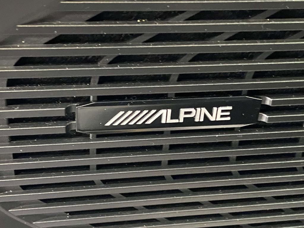 Used 2025 Jeep Wagoneer L Series II AWD/4WD image 18