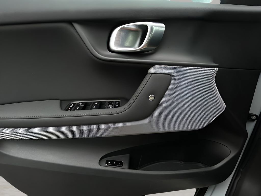 Used 2023 Polestar Polestar 2 Long Range Dual Motor w/ Pilot Pack image 28