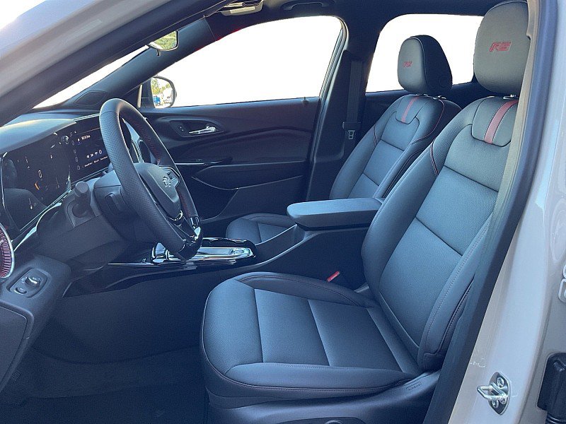New 2026 Chevrolet Trax RS w/ Sunroof Package image 9