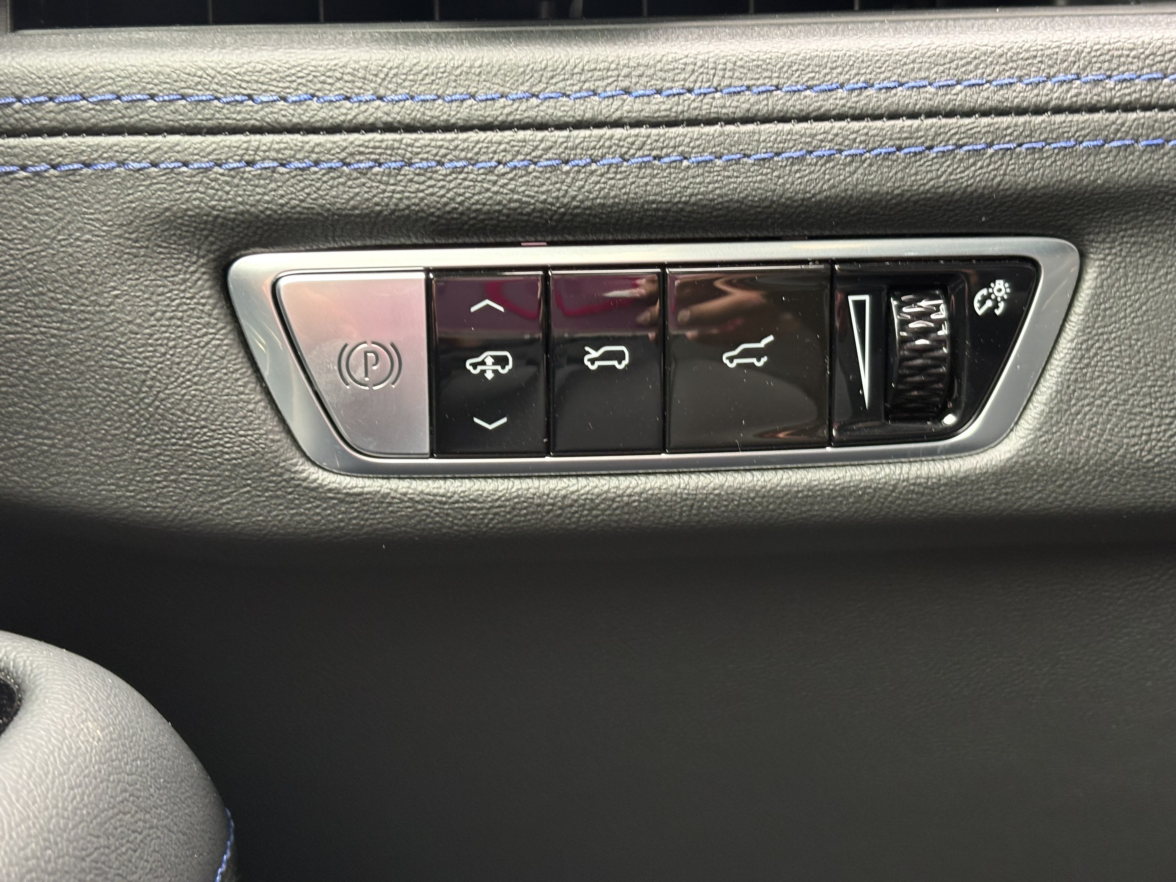 New 2026 Cadillac Escalade IQL Luxury AWD/4WD image 33