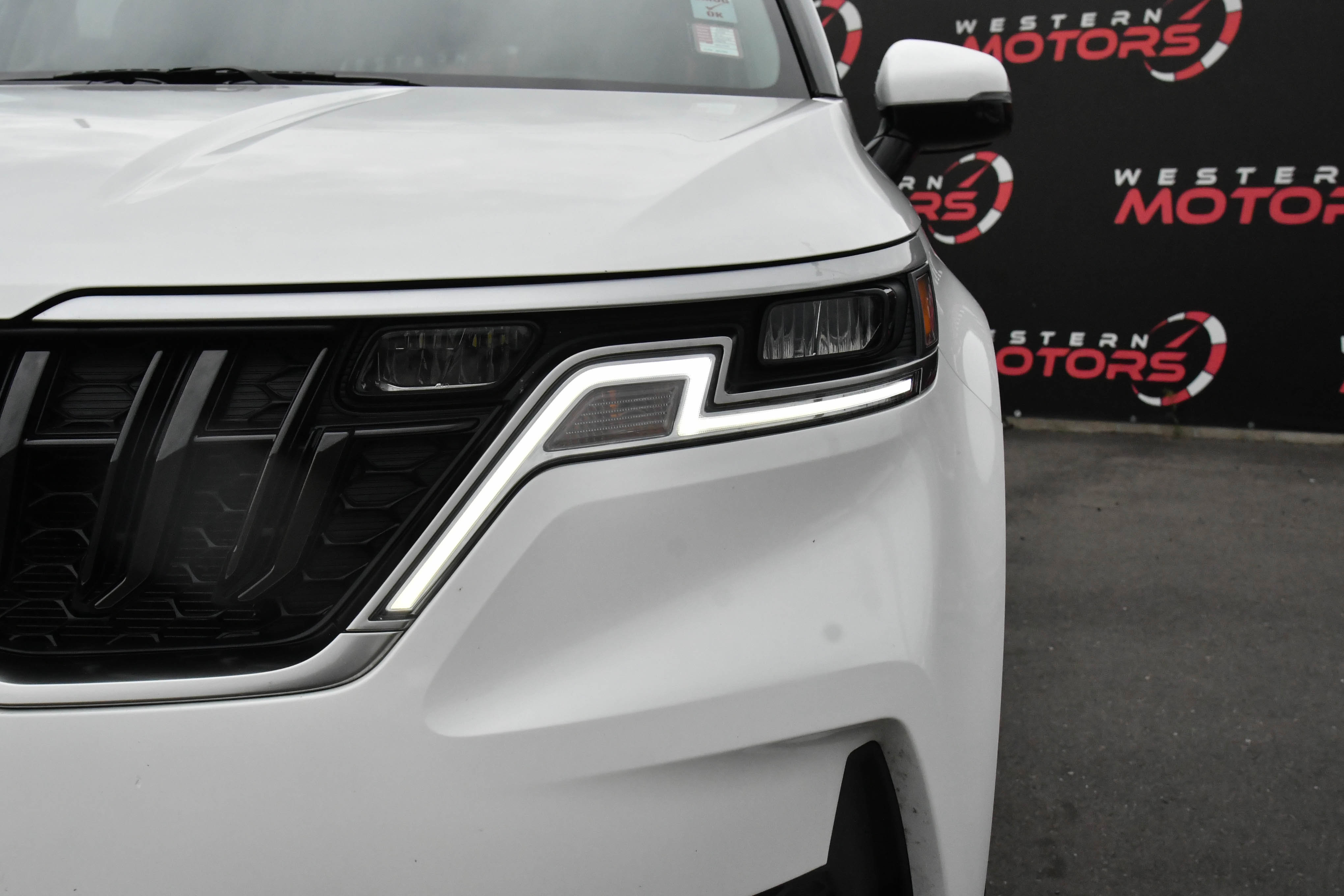 Used 2024 Kia Carnival LX image 11