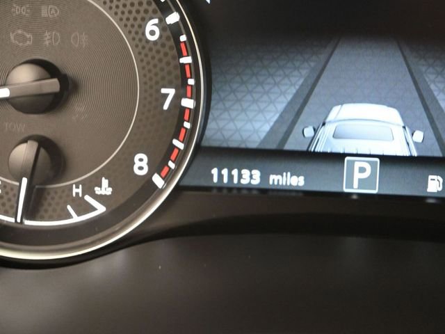 Used 2024 Nissan Armada Platinum w/ Captain's Chairs Package image 16