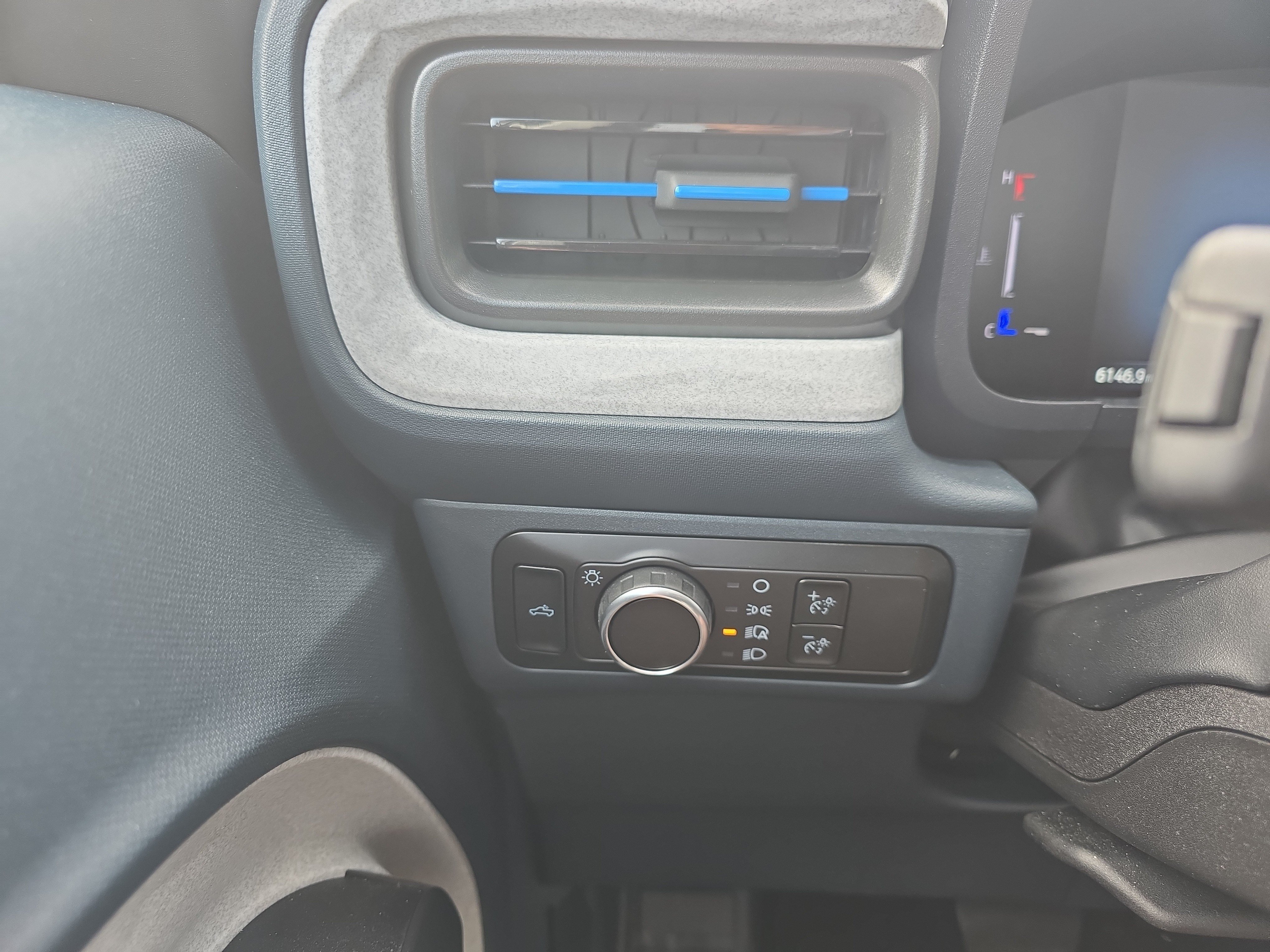 Used 2025 Ford Maverick XLT w/ Equipment Group 302A AWD/4WD image 24