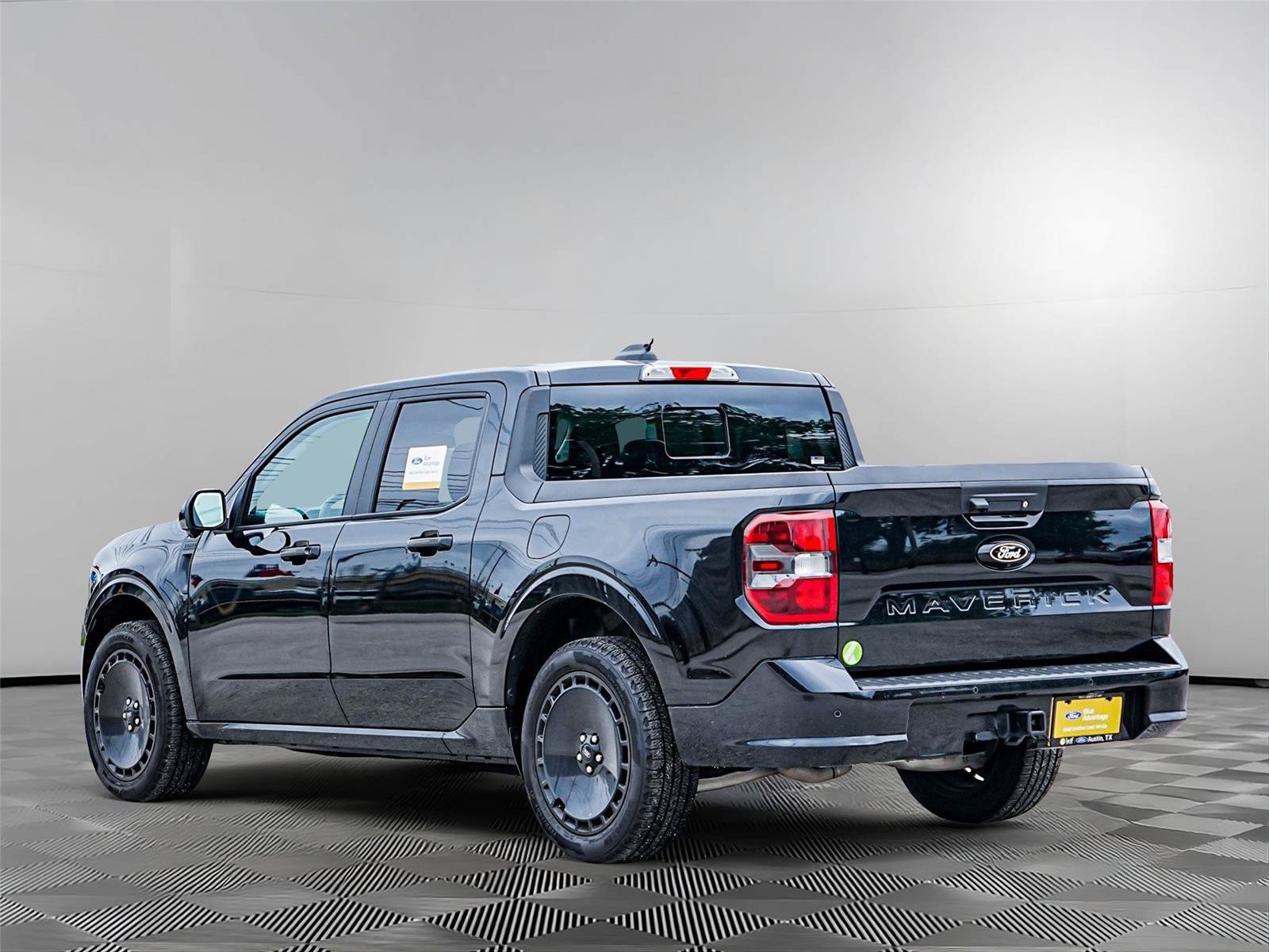 Used 2025 Ford Maverick Lobo AWD/4WD image 7