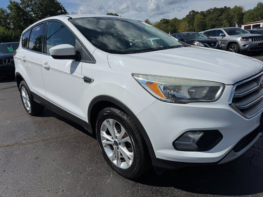 Used 2017 Ford Escape SE FWD image 12