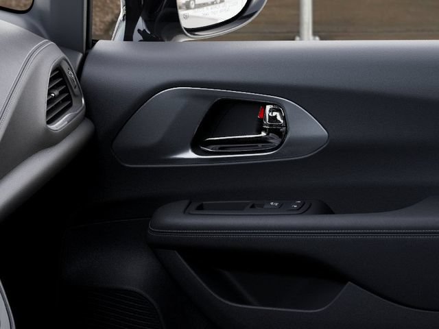 New 2027 Chrysler Pacifica Select FWD image 25