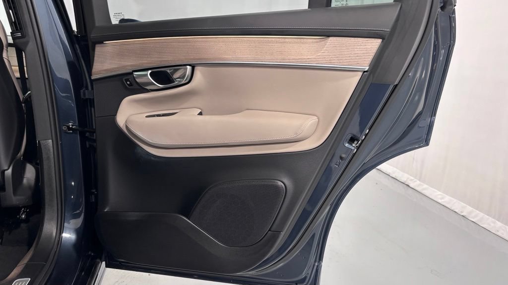 Certified 2026 Volvo XC90 B6 Plus AWD/4WD image 27