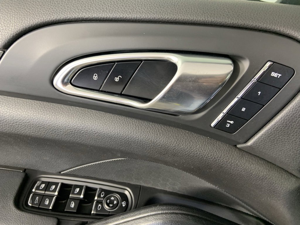 Used 2014 Porsche Cayenne w/ Basic Package image 22