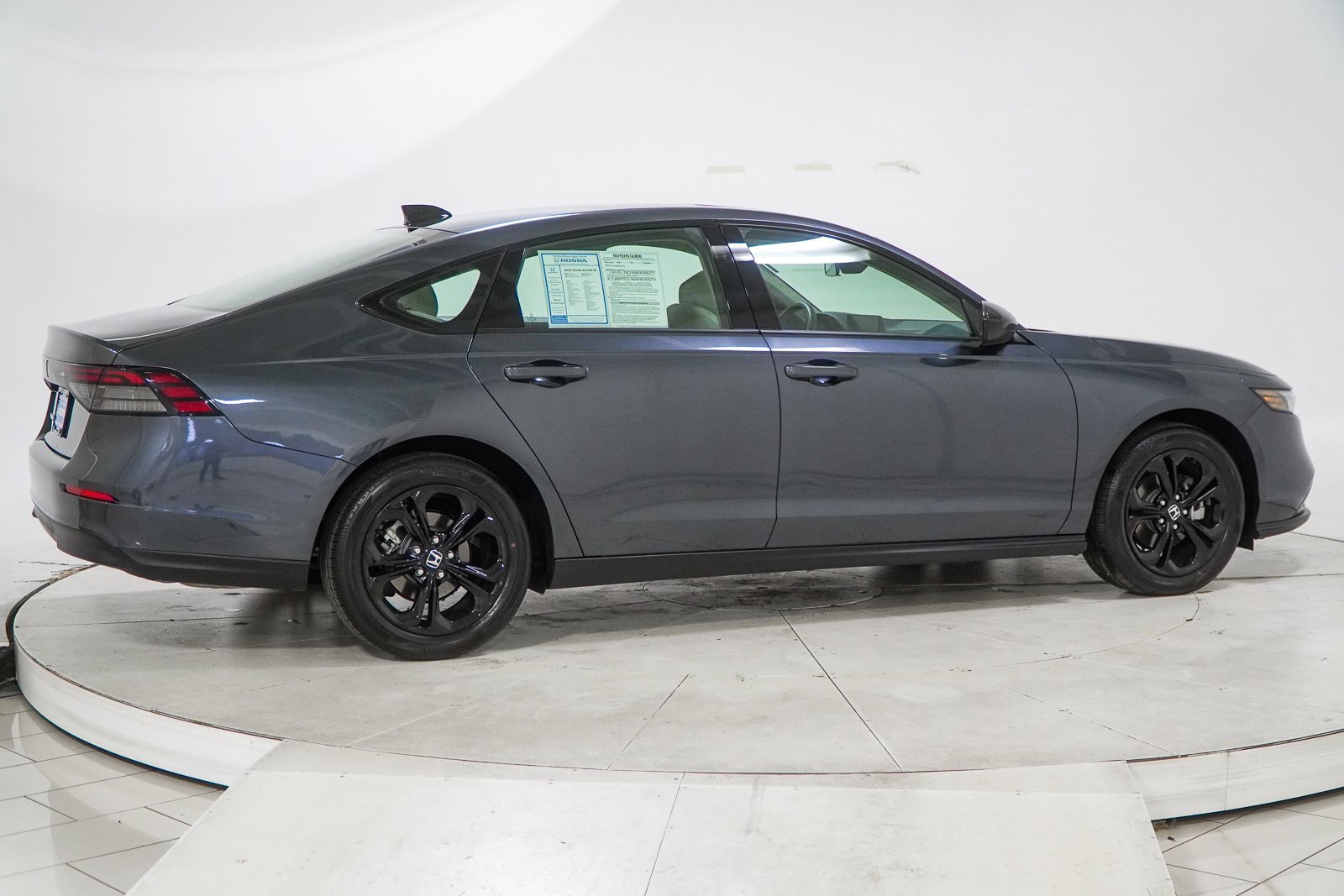 Certified 2025 Honda Accord SE image 10