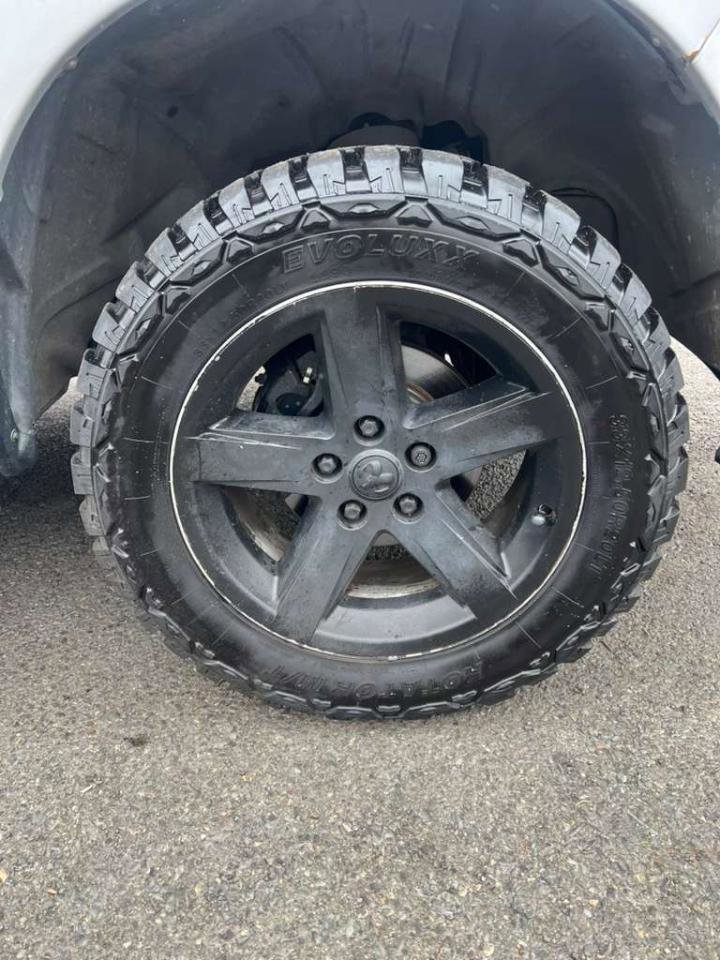 Used 2014 RAM 1500 Express w/ Ram Charger Package image 16