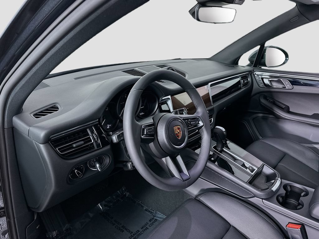 New 2026 Porsche Macan AWD/4WD image 4