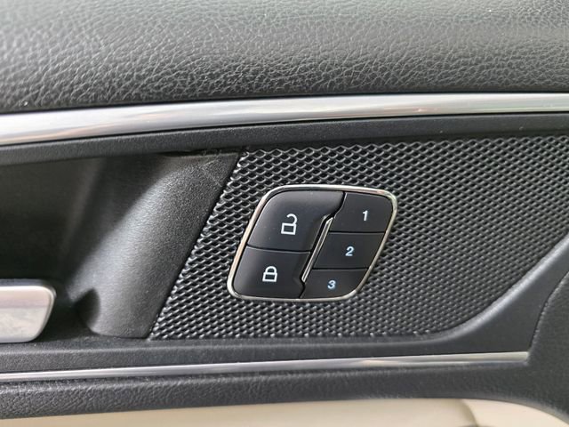 Used 2018 Ford Edge Titanium w/ Equipment Group 301A AWD/4WD image 25