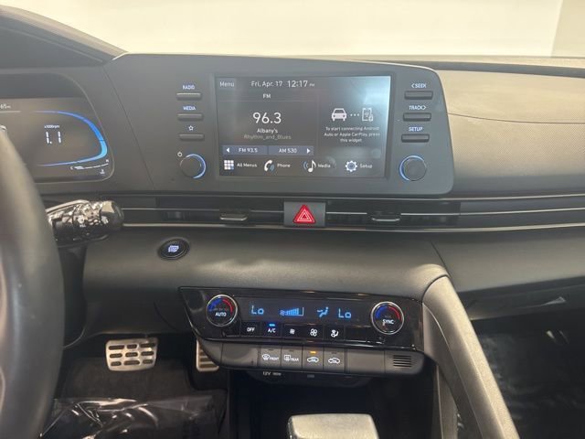 Used 2025 Hyundai Elantra Sport image 14