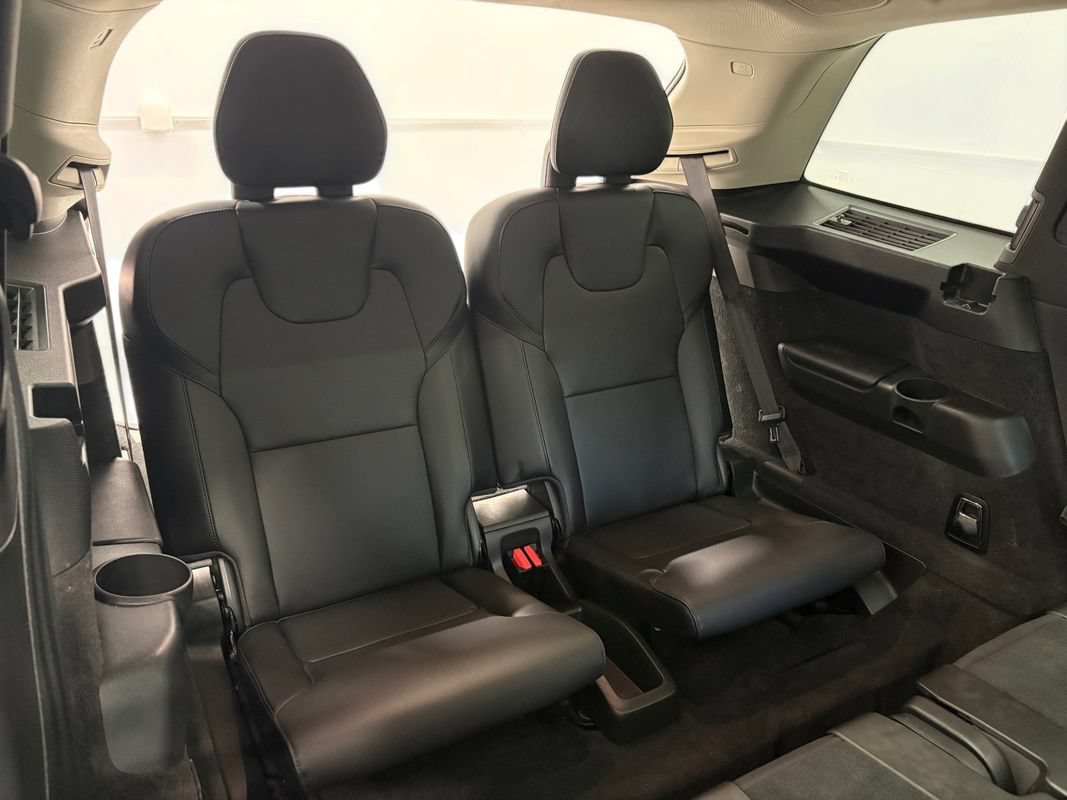 Used 2019 Volvo XC90 T5 Momentum w/ Multimedia Package AWD/4WD image 15
