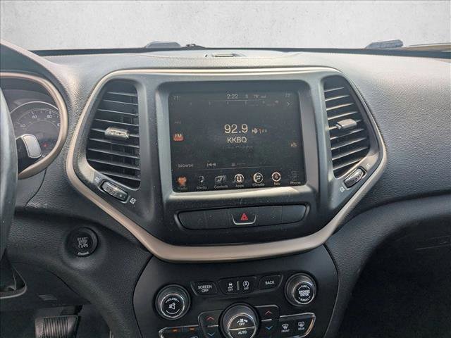 Used 2015 Jeep Cherokee Limited w/ Luxury Group image 12