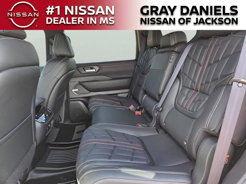 New 2025 Nissan Armada PRO-4X w/ Pro-4X Premium Package AWD/4WD image 18