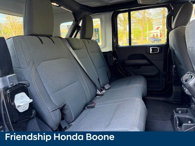 Used 2024 Jeep Wrangler Sahara image 40