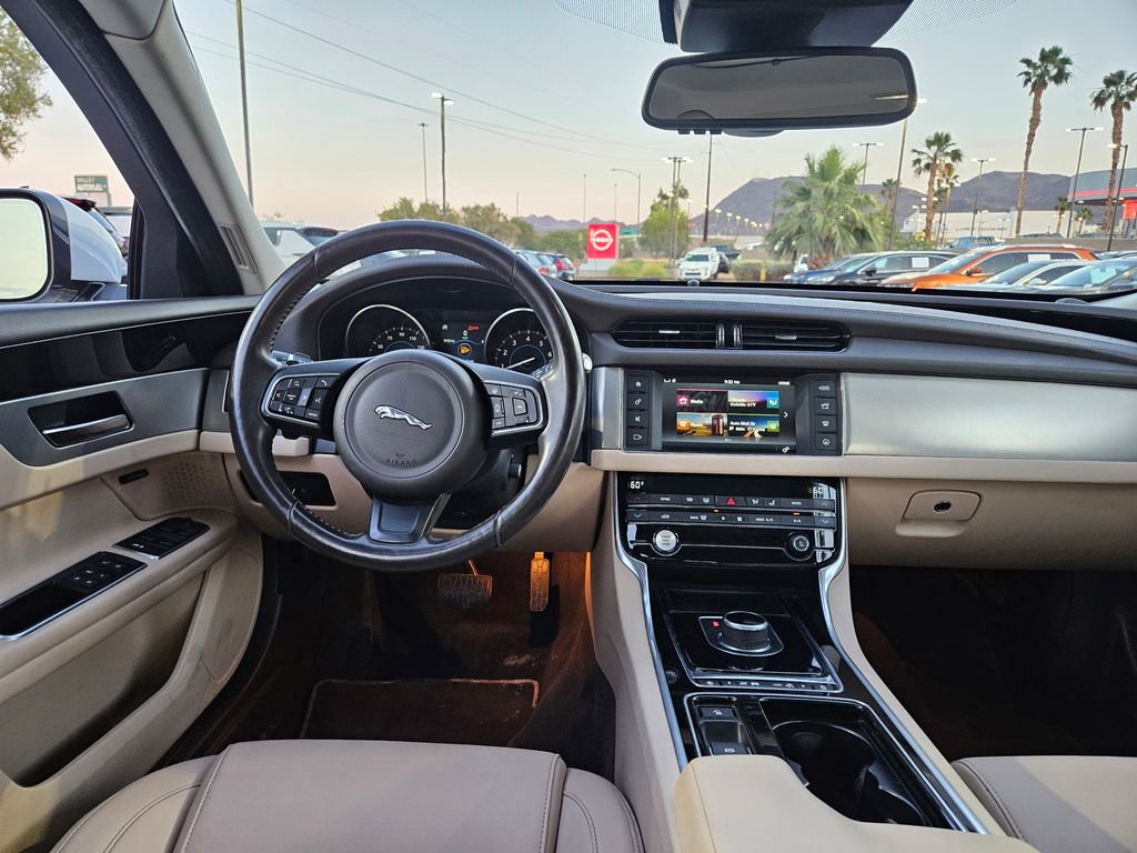 Used 2018 Jaguar XF Premium AWD/4WD image 12
