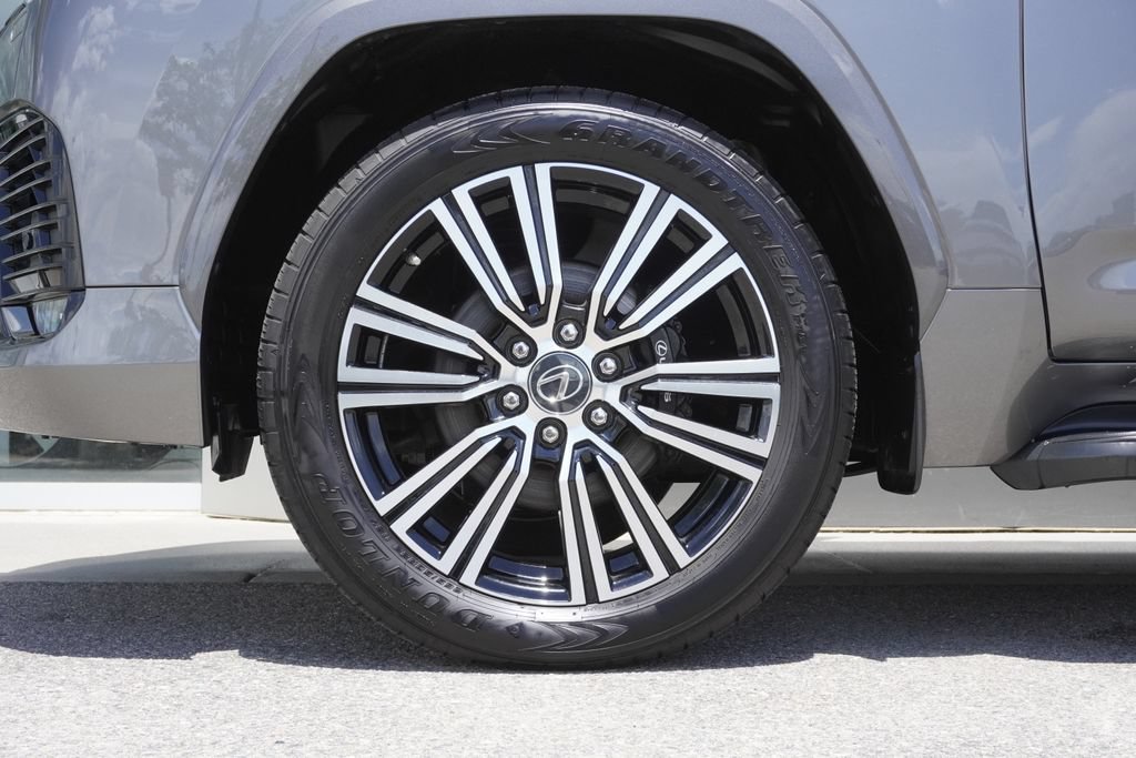 Used 2023 Lexus LX 600 4WD w/ Appearance Package image 32