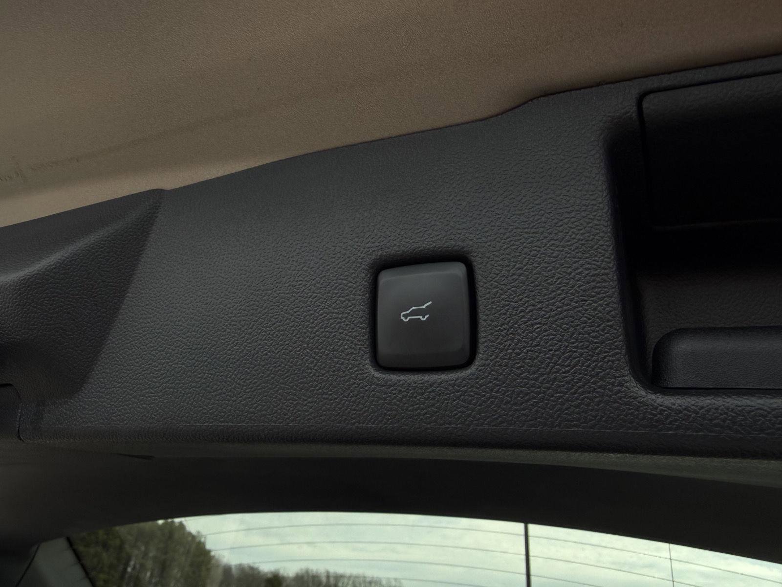 Used 2021 Ford Escape SEL w/ Technology Package image 30