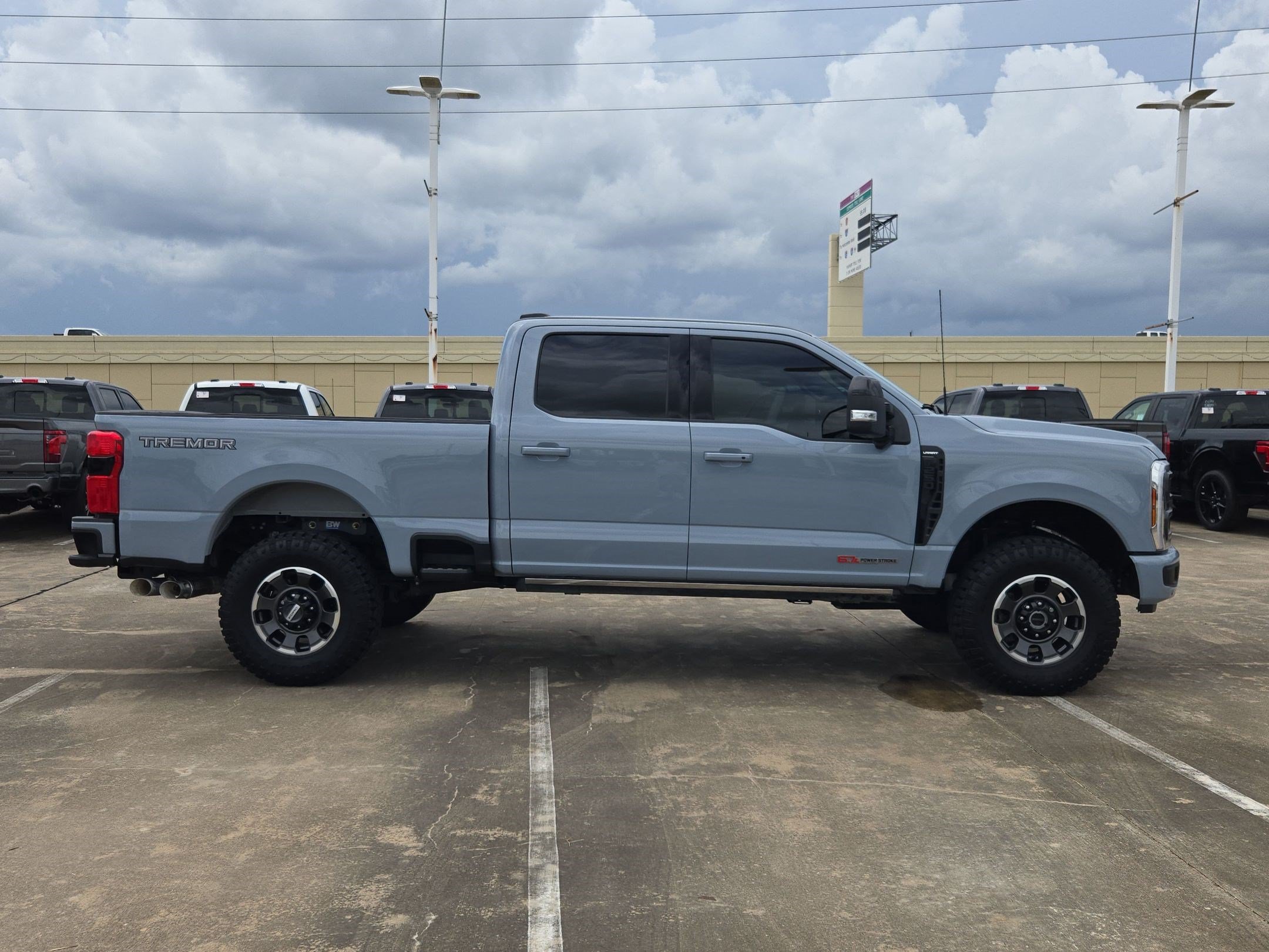 Used 2024 Ford F250 Lariat w/ Lariat Ultimate Package AWD/4WD image 2