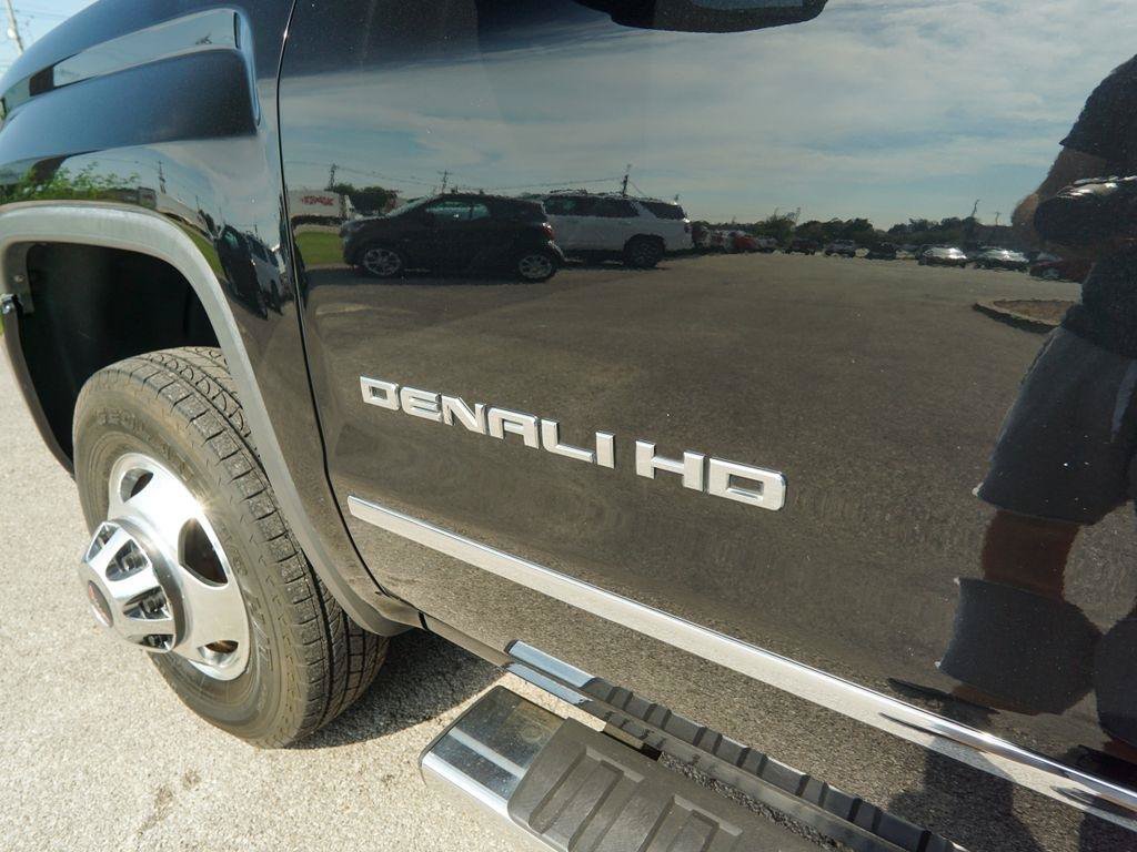 Used 2015 GMC Sierra 3500 Denali AWD/4WD image 9