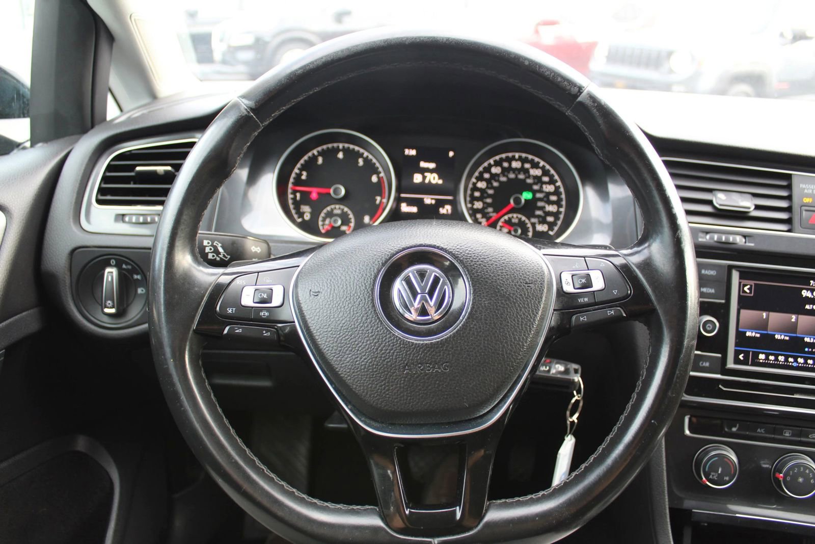 Used 2019 Volkswagen Golf S image 15