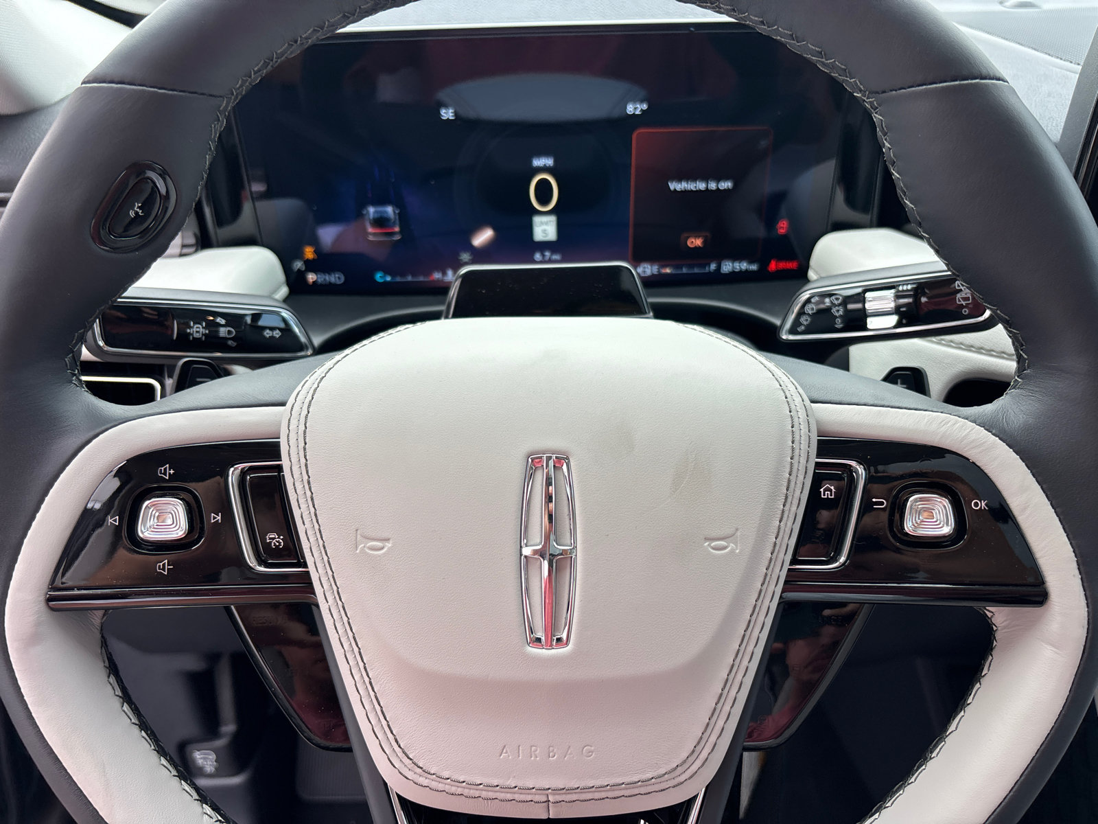 New 2026 Lincoln Aviator AWD image 16