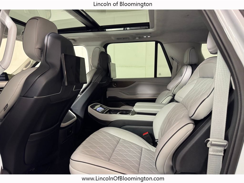 Certified 2025 Lincoln Navigator L Black Label AWD/4WD image 36