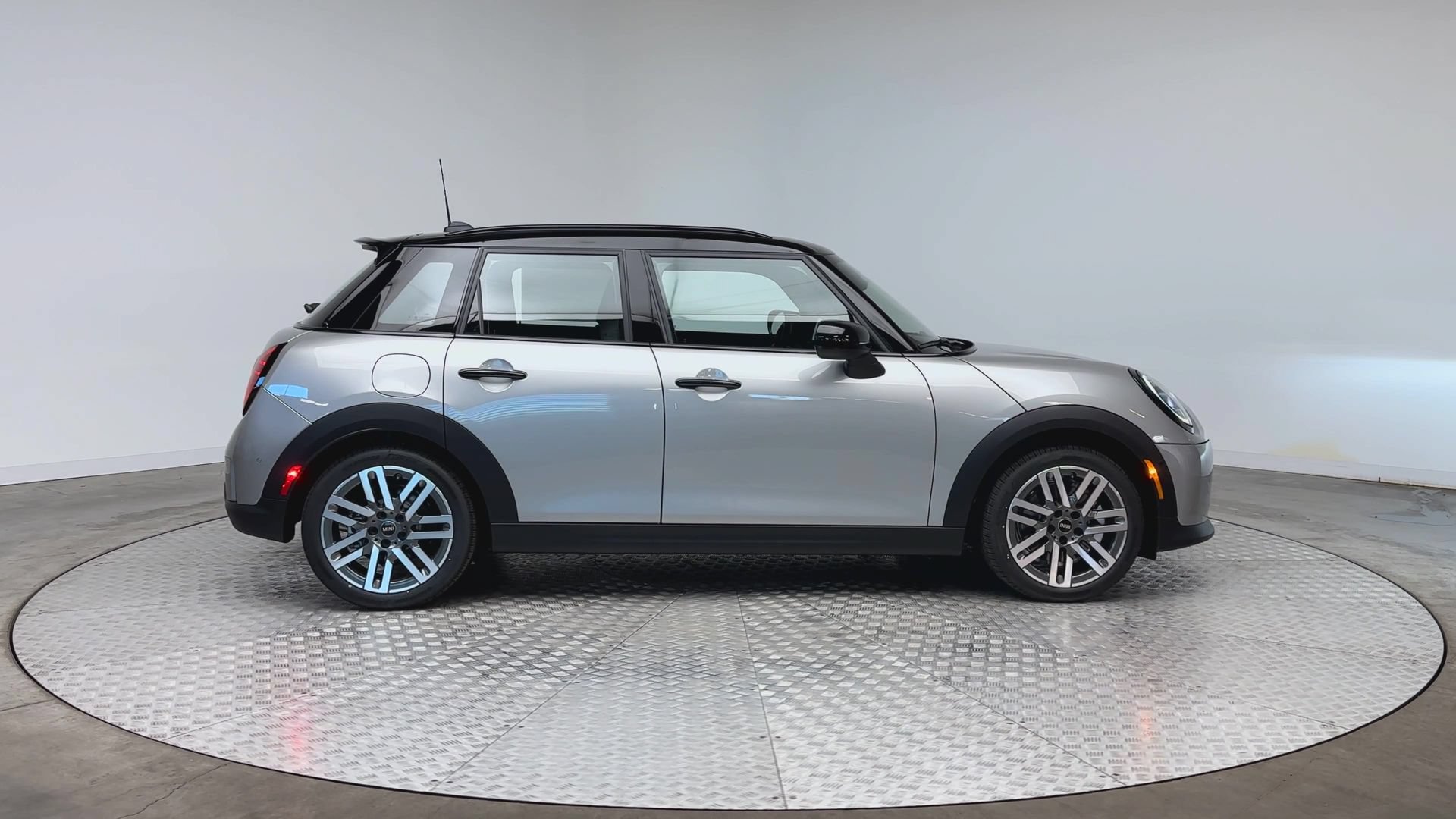 Used 2026 MINI Cooper S FWD image 9