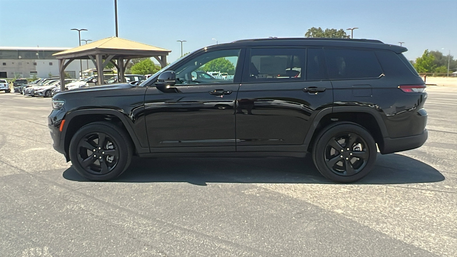 New 2025 Jeep Grand Cherokee L Limited w/ Luxury Tech Group II image 6
