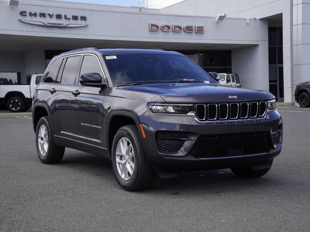 New 2026 Jeep Grand Cherokee Laredo RWD video 2
