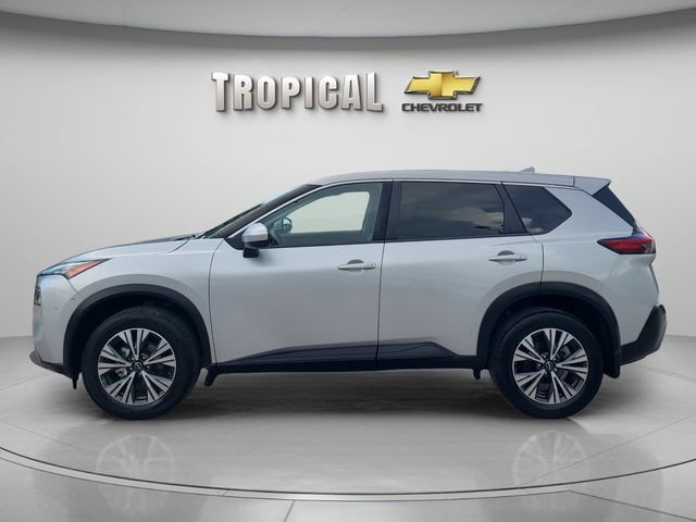 Used 2023 Nissan Rogue SV FWD image 2