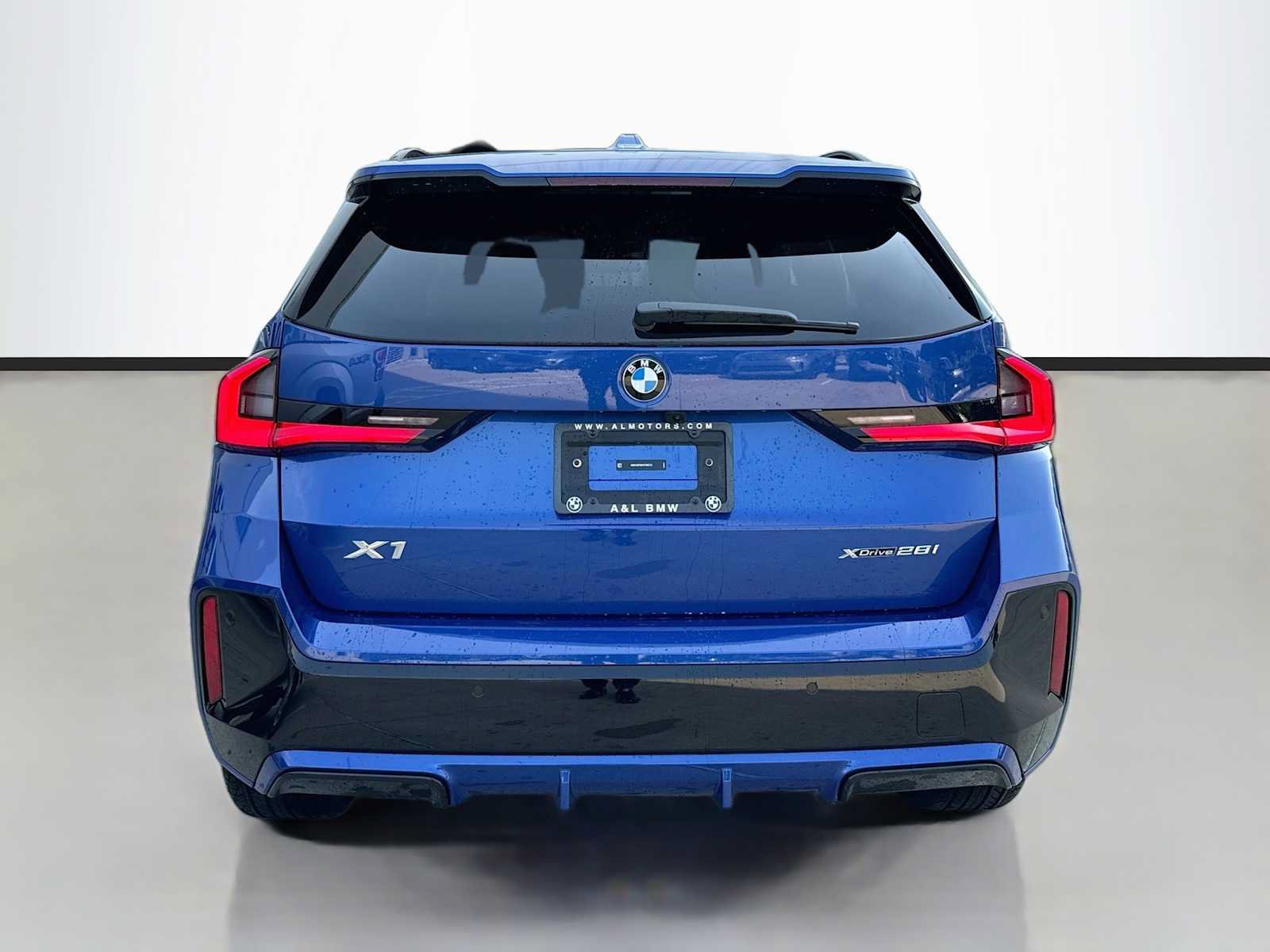 New 2027 BMW X1 xDrive28i AWD/4WD image 4
